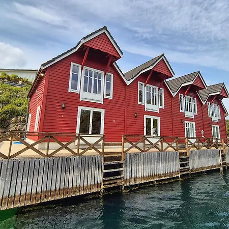 2 Bedroom Stunning In *