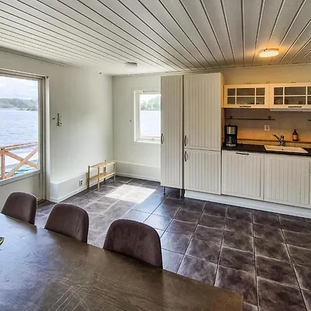 2 Bedroom Stunning In 度假居 Lepsoy